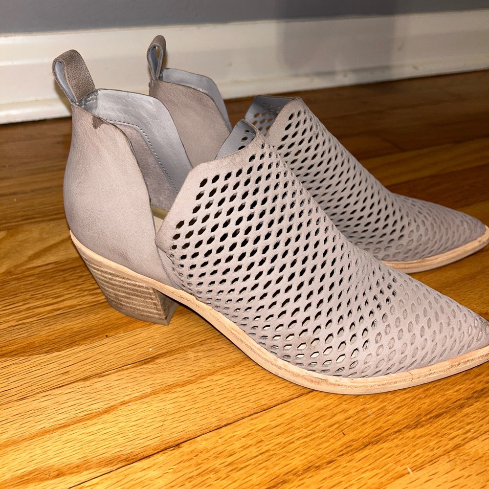 Dolce Vita cut out gray booties size 7